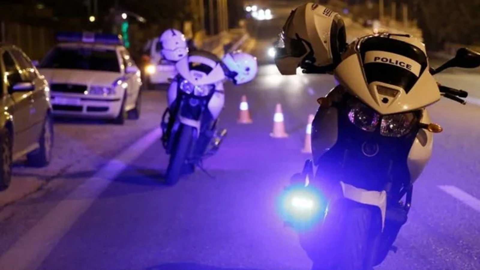 Χειροπέδες σε οδηγό που έτρεχε με 212 χλμ./ώρα στην Π. Υμηττού